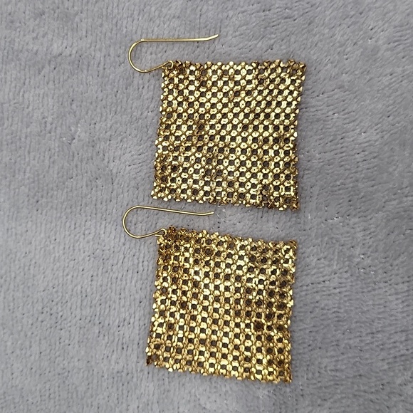 Avon Goldtone Bracelet & Earrings Set - Picture 11 of 15